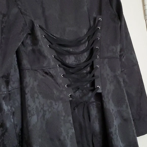 Like New Heart & Rose Brocade Coat - Picture 15 of 16